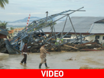 Εκατόμβη νεκρών από τις πλημμύρες στην Ινδονησία